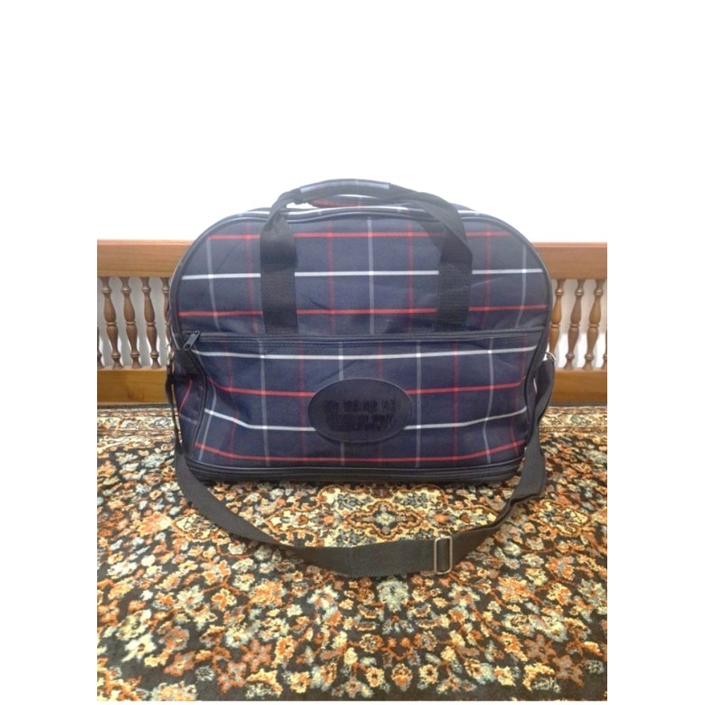 Tas duffle bag motif tartan