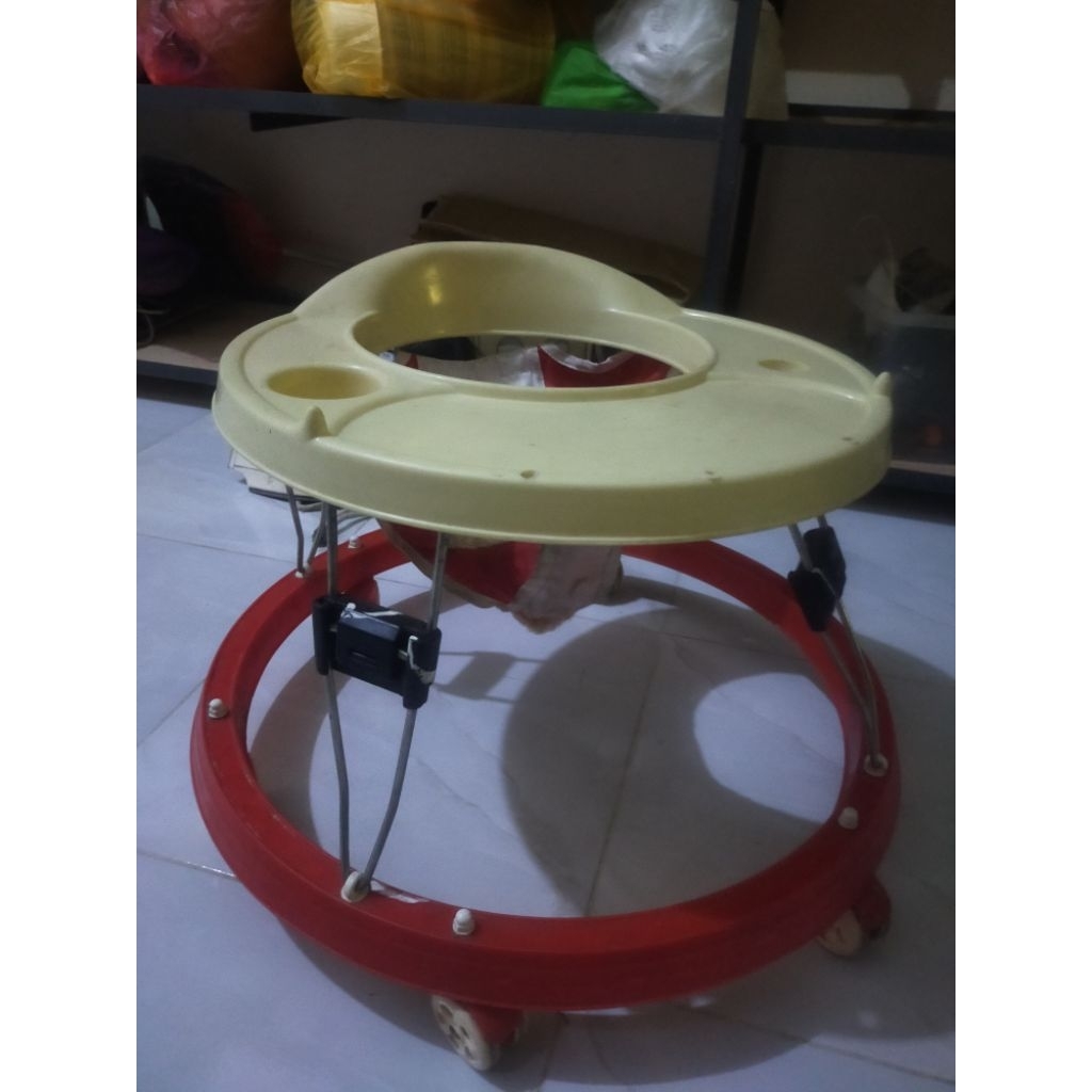baby Walker bekas