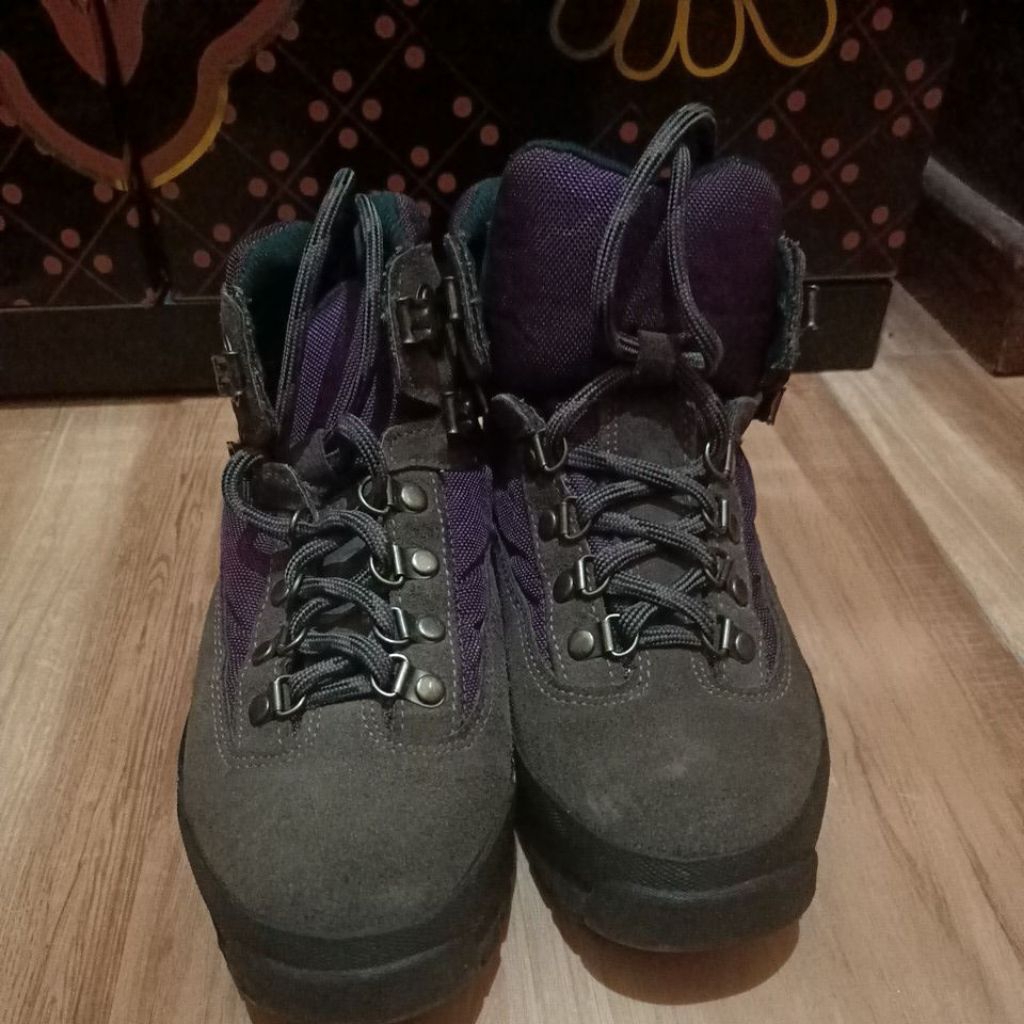 preloved sepatu Boots Timberland wanita