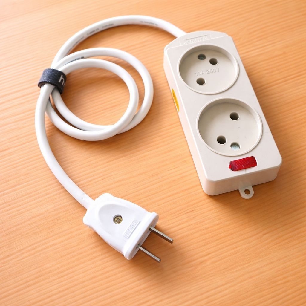 Colokan Listrik kaki 2 Pin Travel Adaptor Colokan over steker JEPANG/TAIWAN /USA/CANADA /AMERIKA