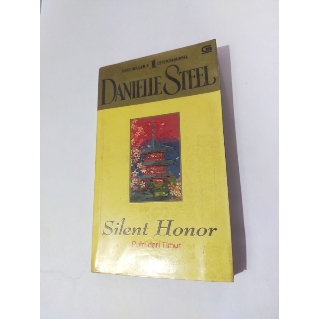 novel second silent honor Danielle steel