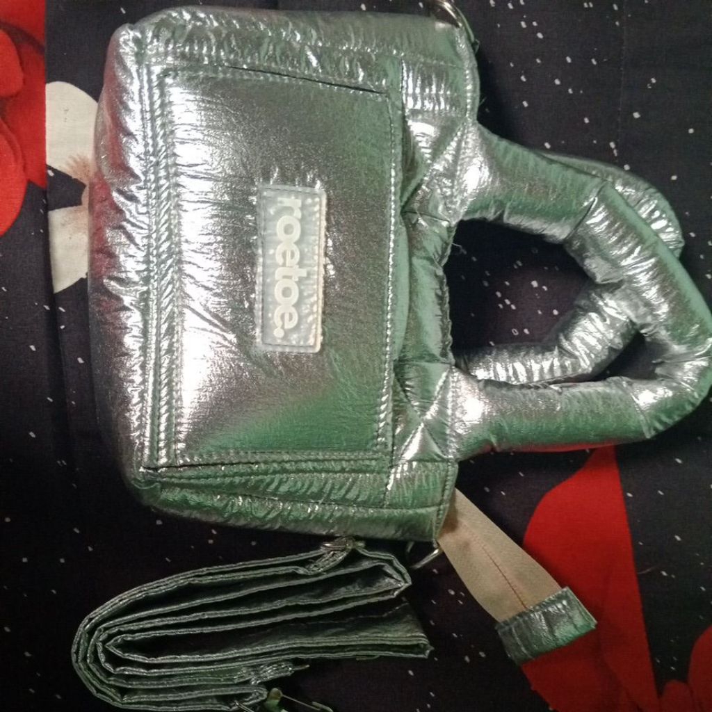 Tas selempang wanita roetoe