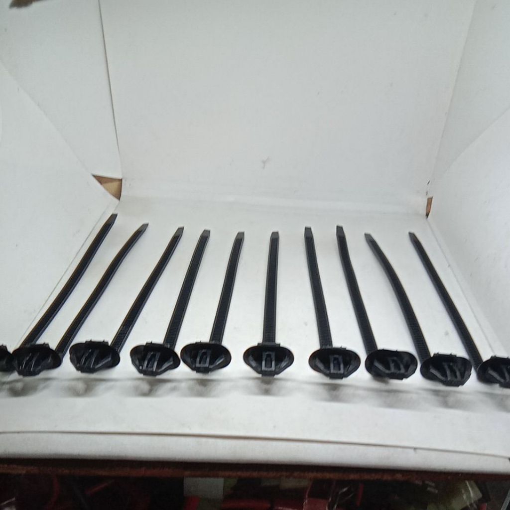 kabel ties body motor mobil original per 10 pc