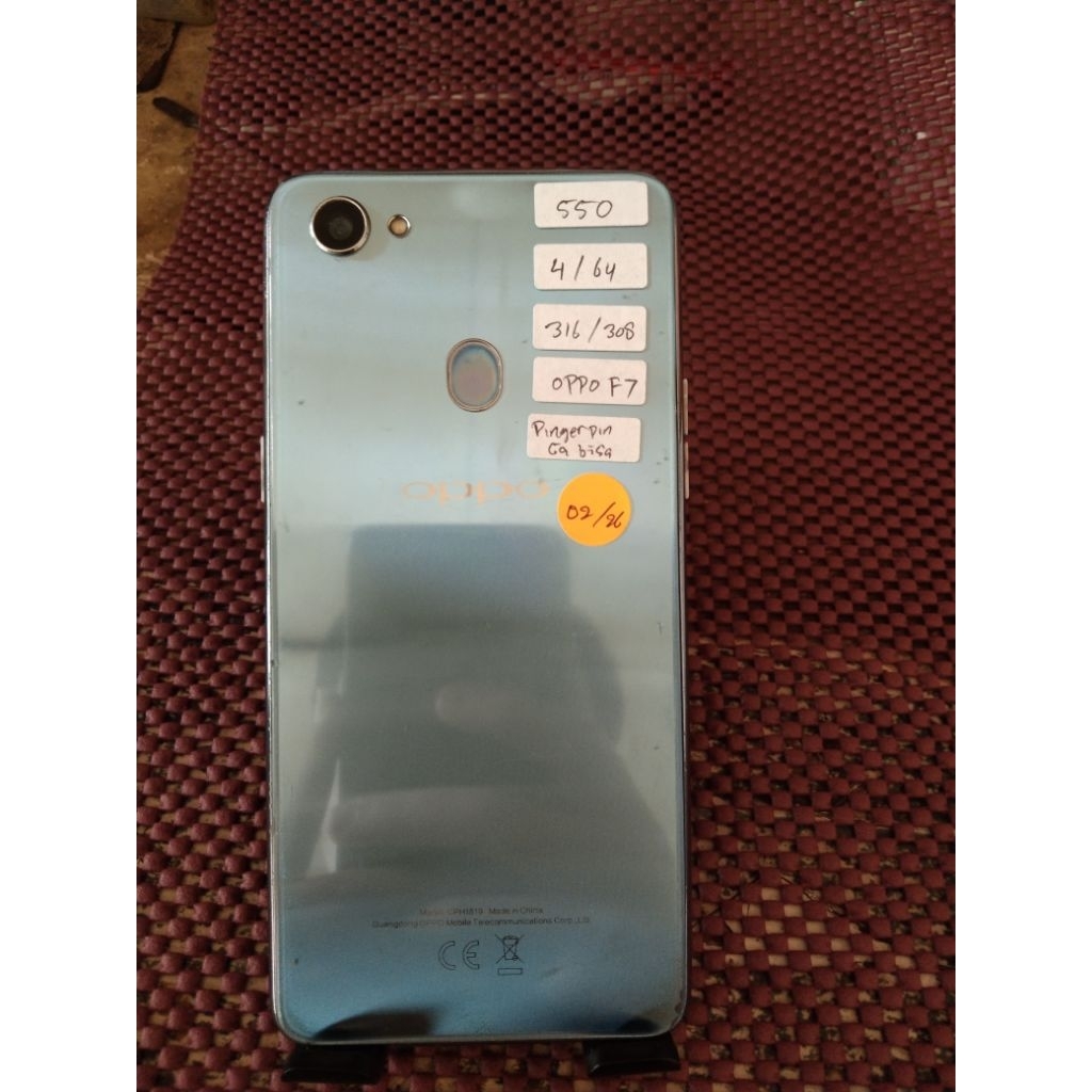 oppo f7 ram 4/64 batang, hp siap pakai, minus sidik jari ga bisa