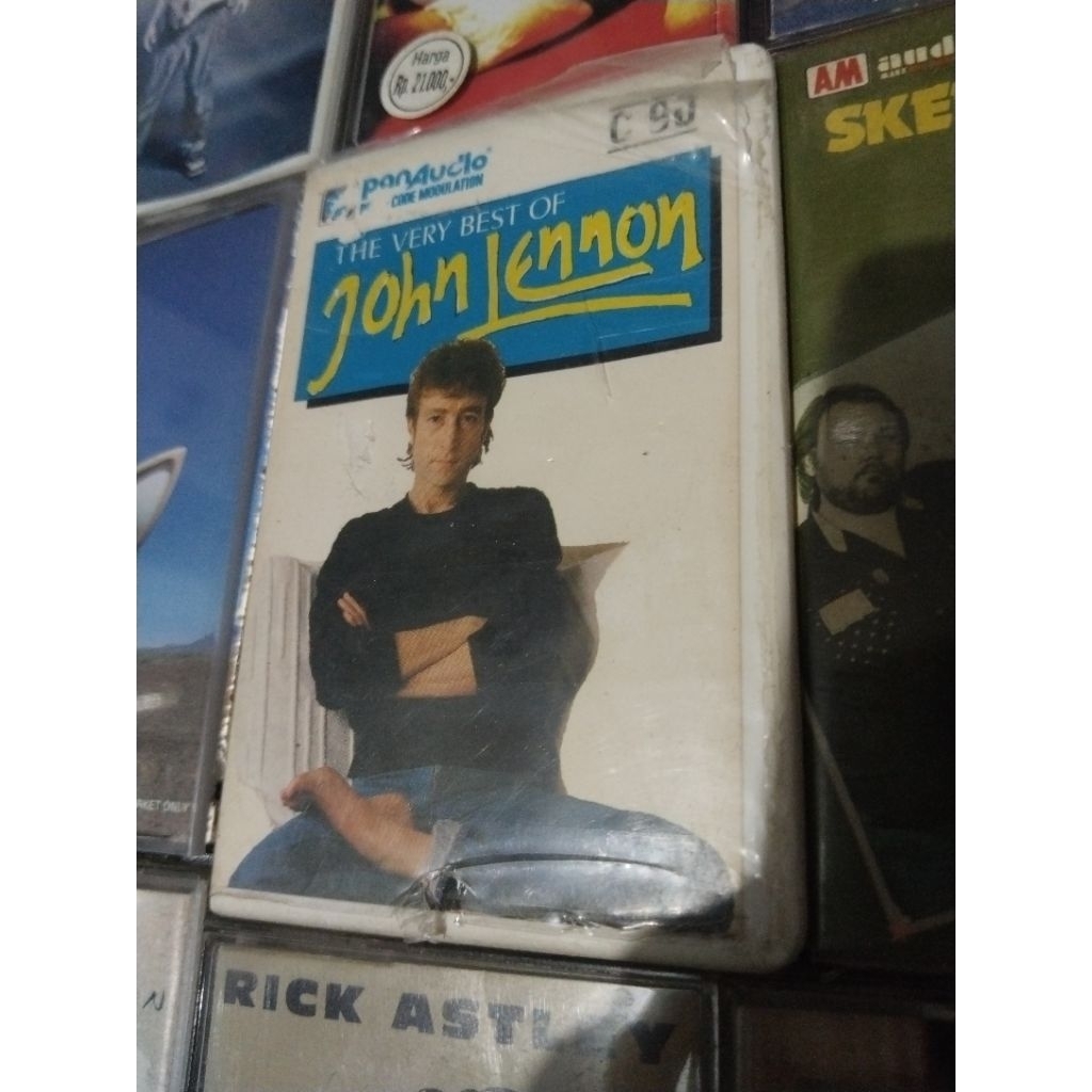kaset pita john lennon / the very best of