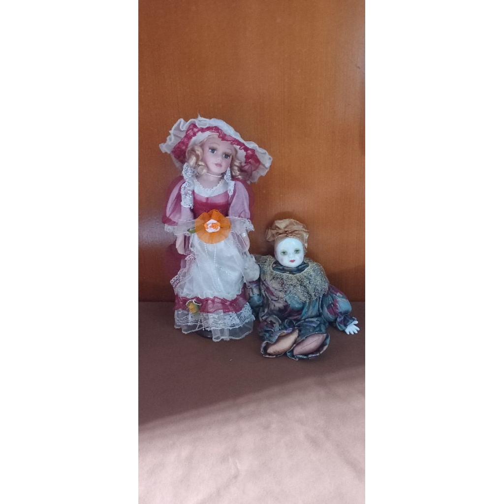 Boneka keramik klasik