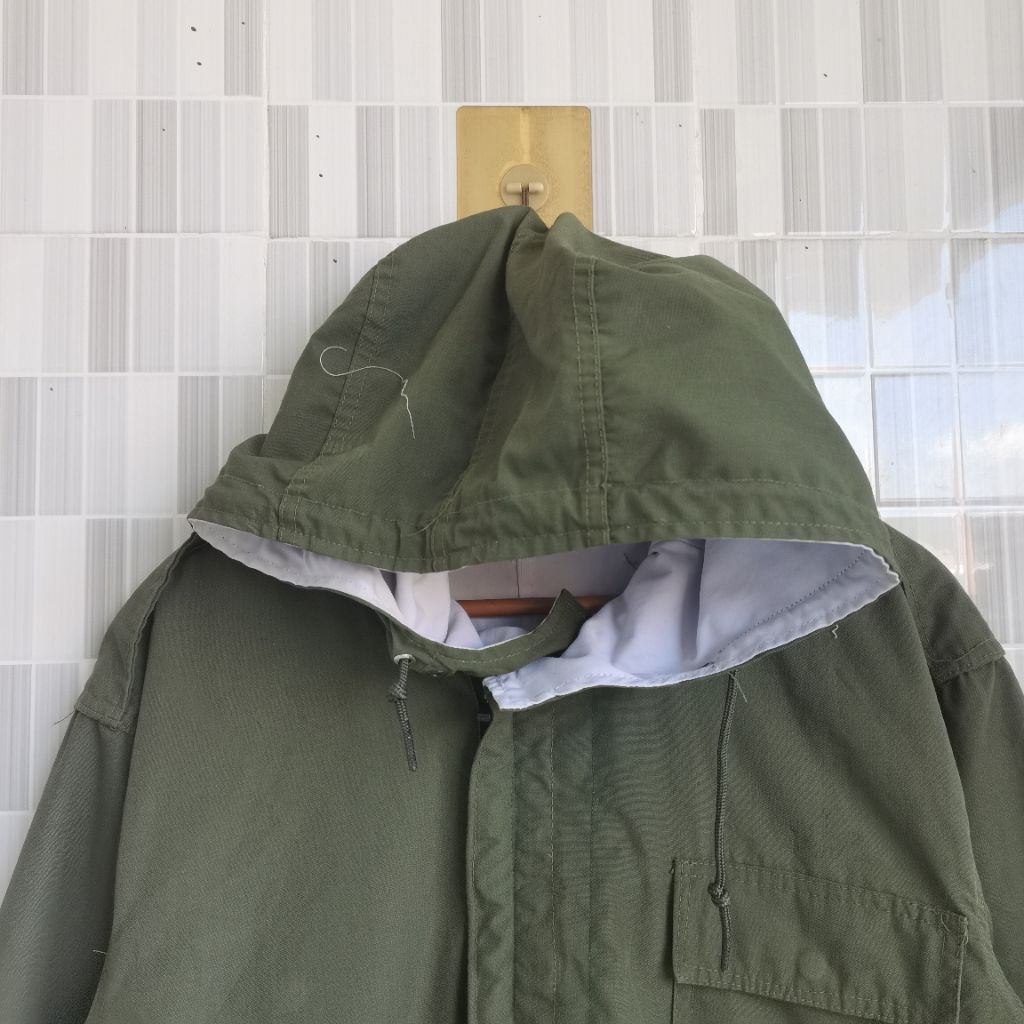 1353. PARKA ARMY KANVAS TEBAL WARNA HIJAU SIZE L    PRELOVED