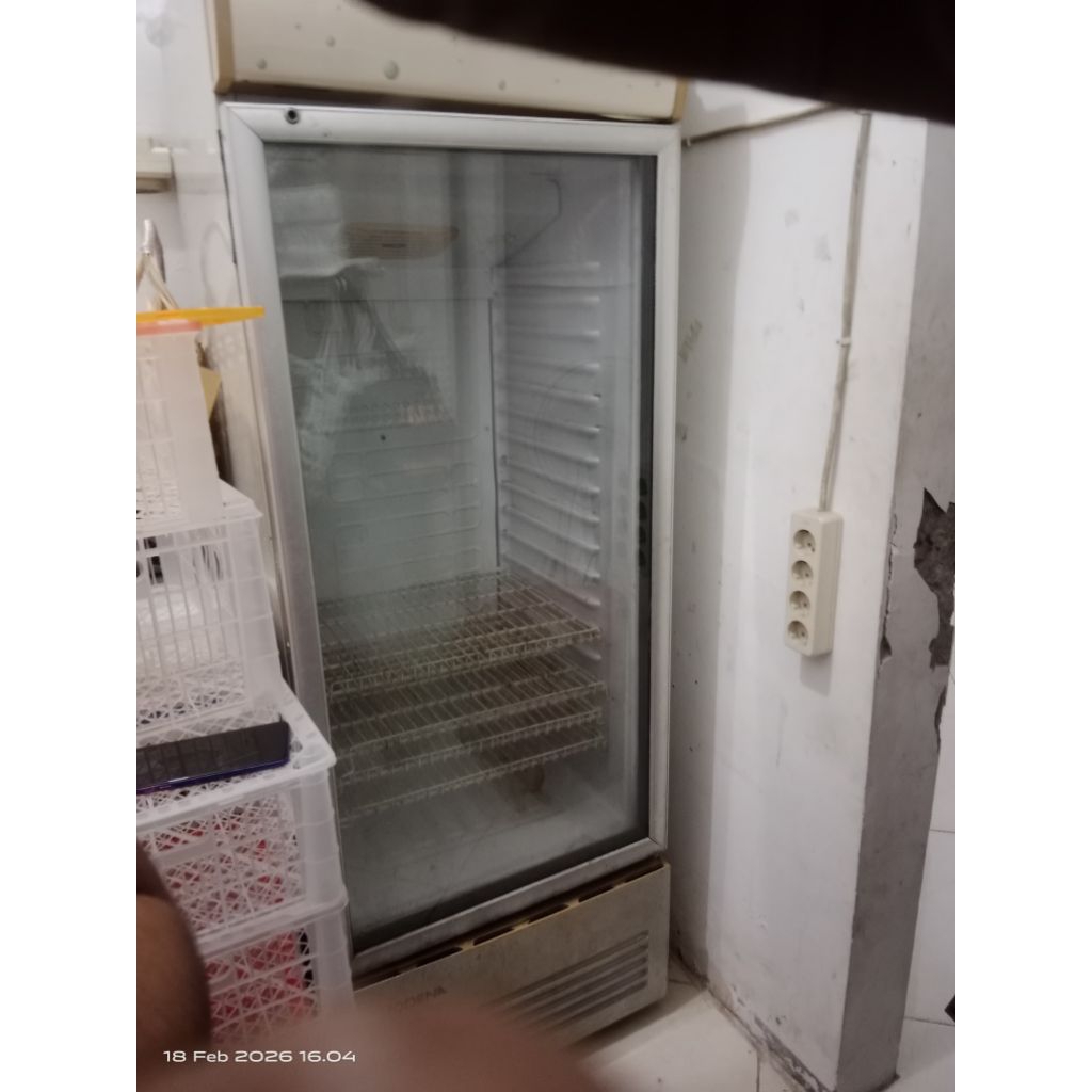 Kulkas Showcase Modena Second Tinggi untuk Usaha Minuman / Frozen Food kapasitas 310 L