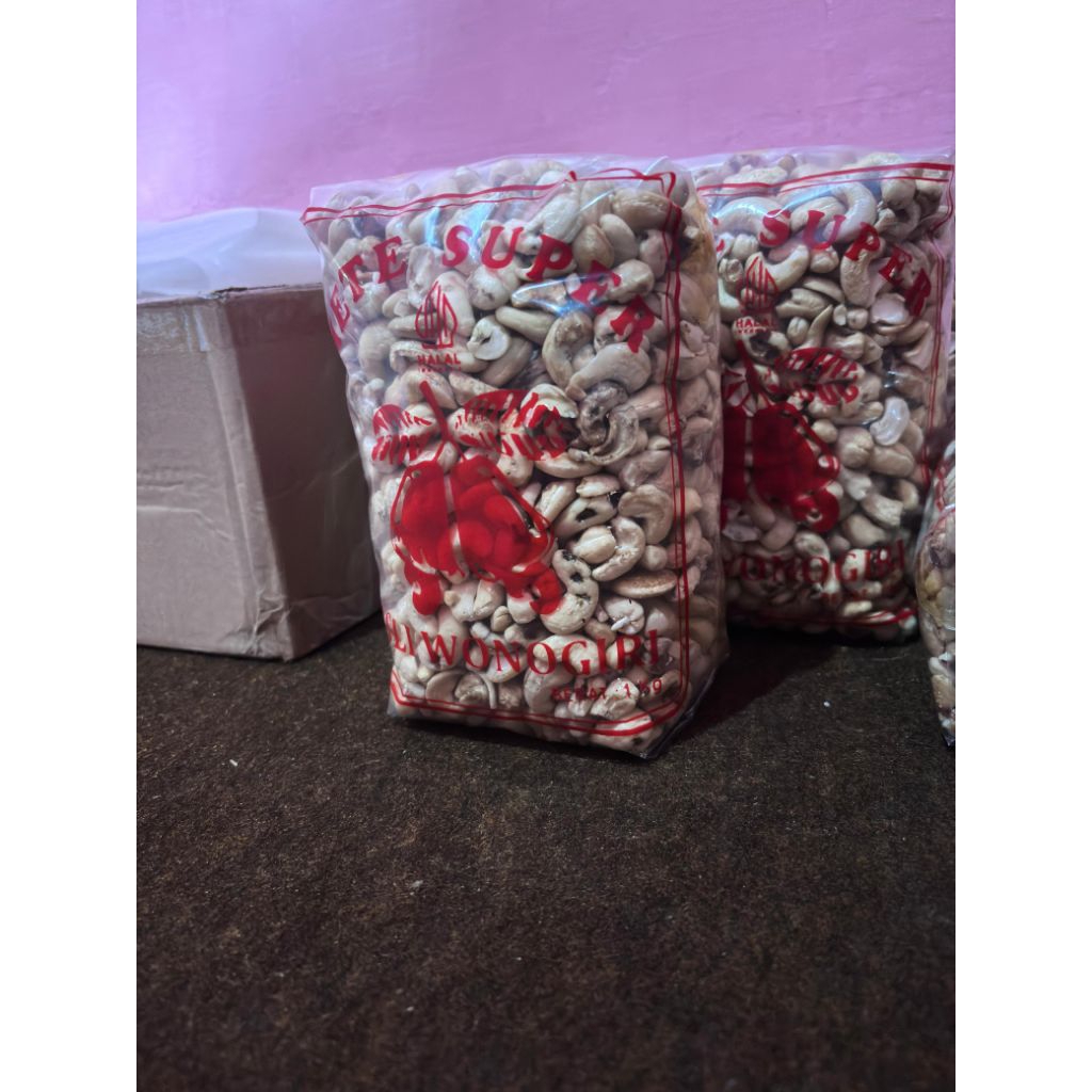 Kacang Mede Super Utuh Mentah 1 kg - Kacang Mede Utuh Mentah Super