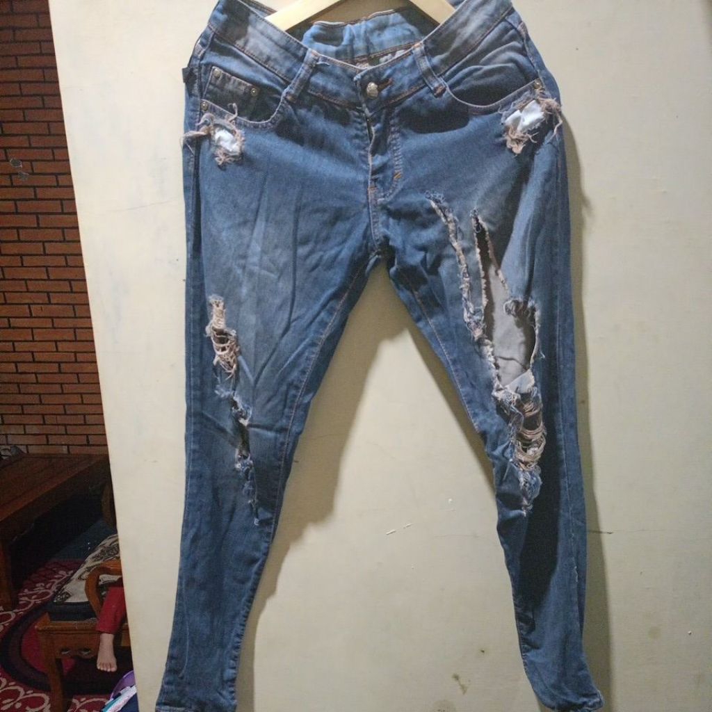 celana Levis Sobek cewek/celana Levis Sobek cewek murah/celana Levis Preloved