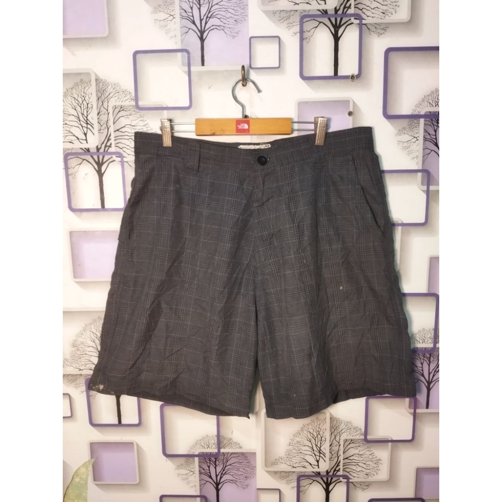 celana pendek Billabong autentik