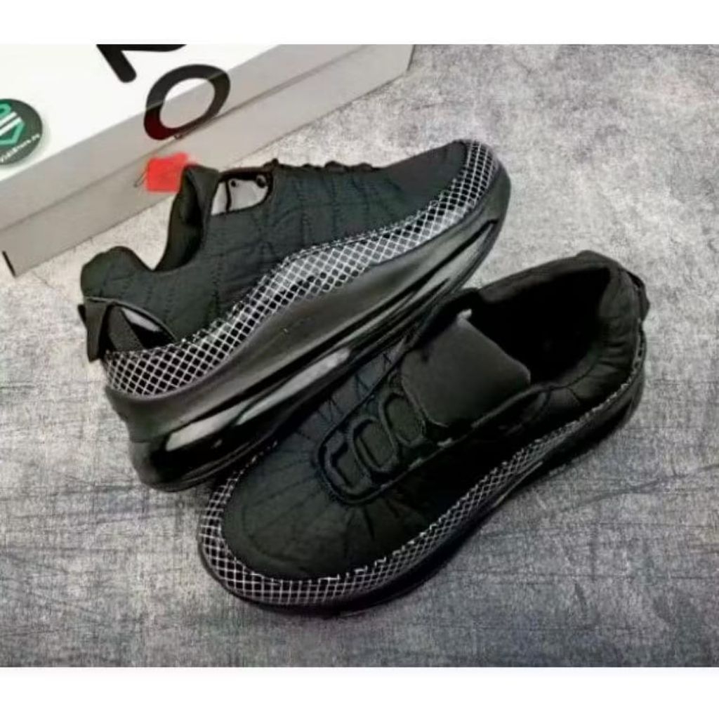Sepatu am max 818 black white