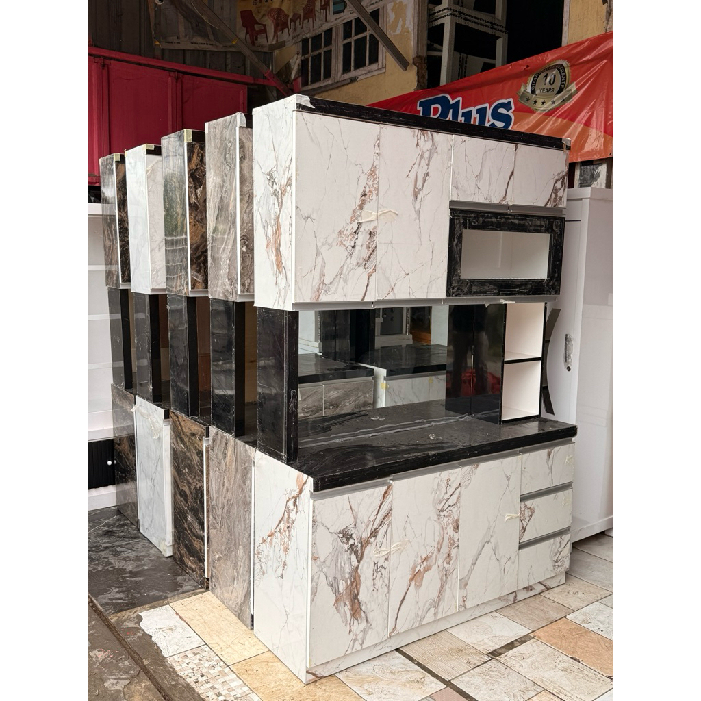 RAK SAYUR 4 PINTU BAHAN HPL ukuran 153x46x215 dan Rak sayur 3 pintu HpL Hidrolik Ukuran  P=120 T=190