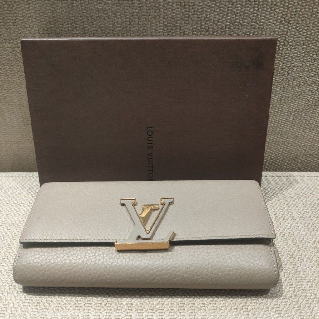 preloved LV long wallet