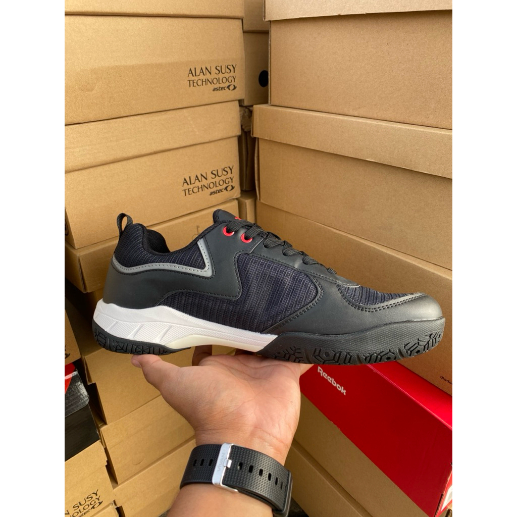 Sepatu astec ancester badminton (black)