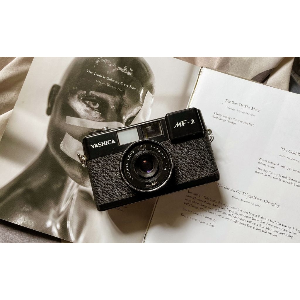 Kamera Analog Yashica MF-2