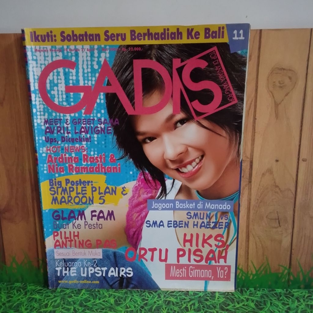 Majalah Gadis thn 2005 ada posternya