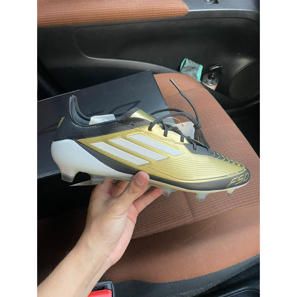 Sepatu Bola Adizero F50 Messi