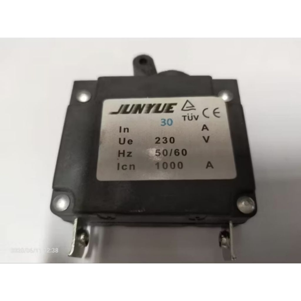 MCB / circuit breaker 30 AMPERE (untuk genset 6500 Watt)