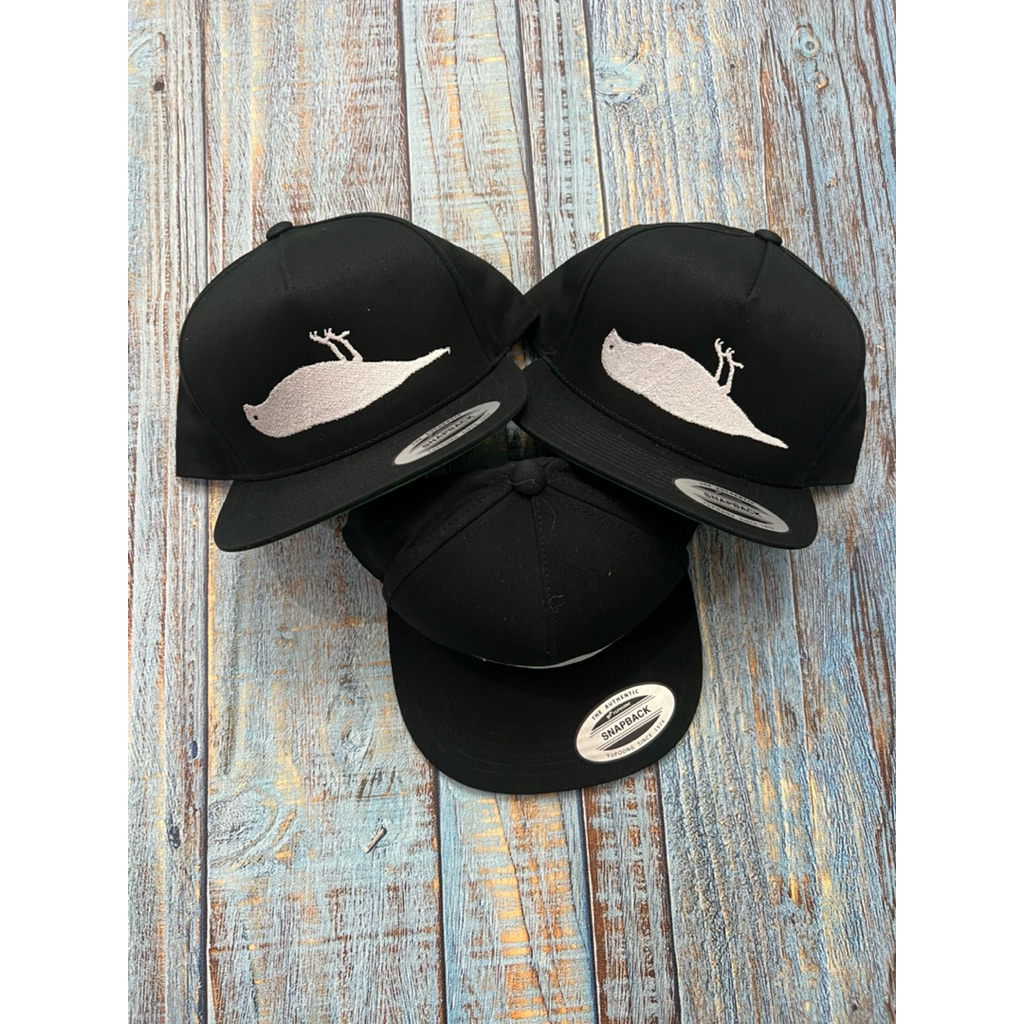 Topi Snapback Atticus - Solid Bird Snapback Cotton Hat Official Merchandise