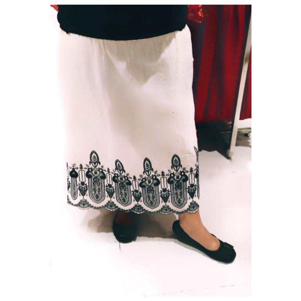 Rok Panjang Putih Bordir Pinggang Karet
