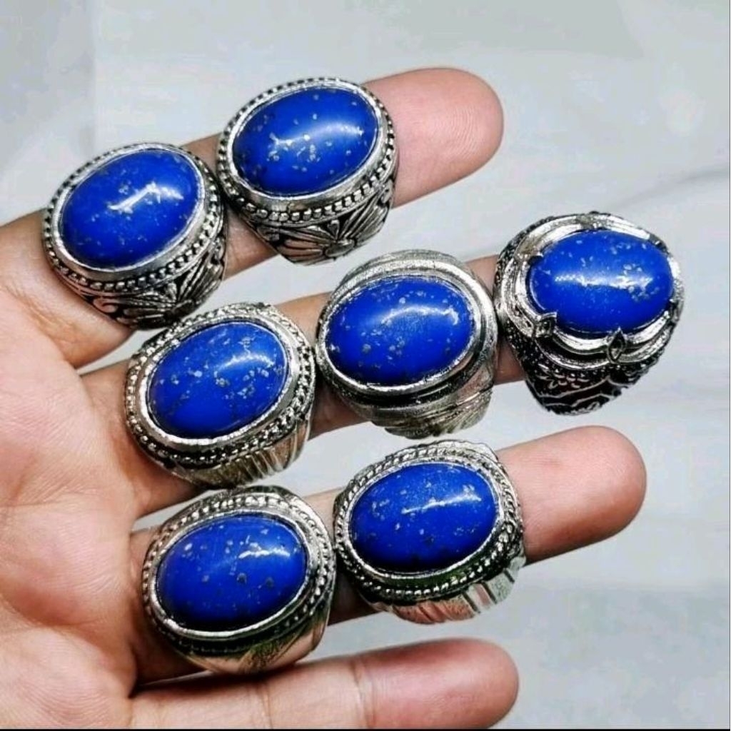 Batu cincin lapis lazuli natural