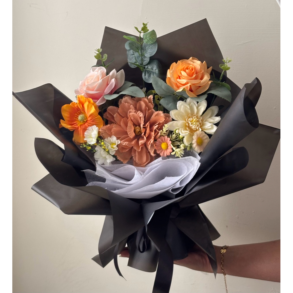 Bloomaire.id amber classic bouquet