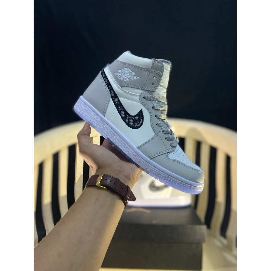 Sepatu sneakes peria jordan hig D10R
