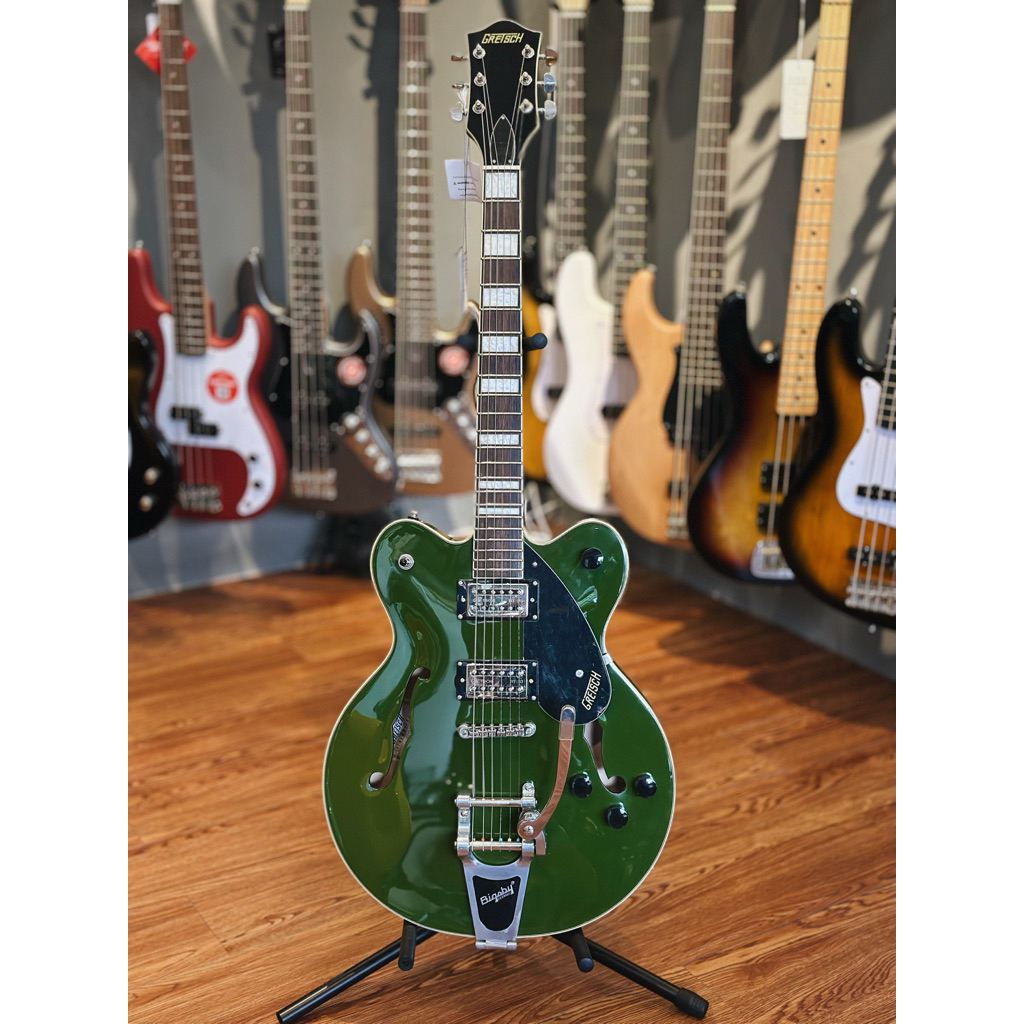 Gretsch G2622T Streamliner Centre Block Guitar w/Bigsby, Torino Green