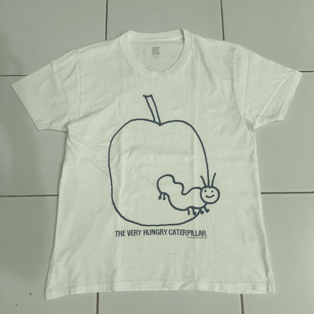 Kaos Graniph cewe preloved