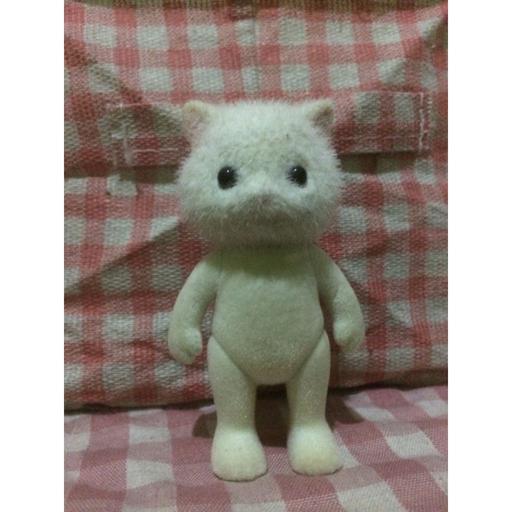 sylvanian families .  sylvanian persian cat. persian sylvanian.sylvanian.Trinkets.sylvanian mom.trin
