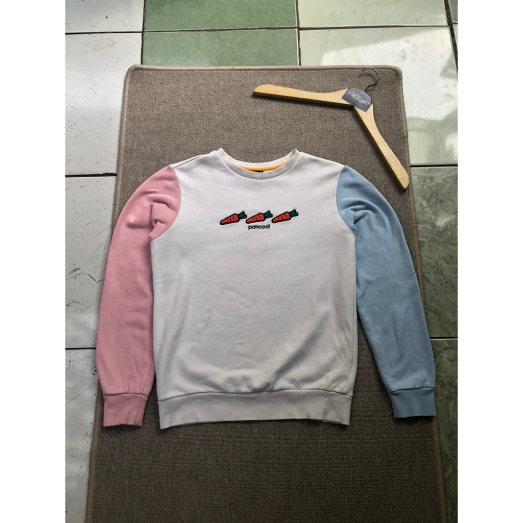 crewnek pancoat art kelinci