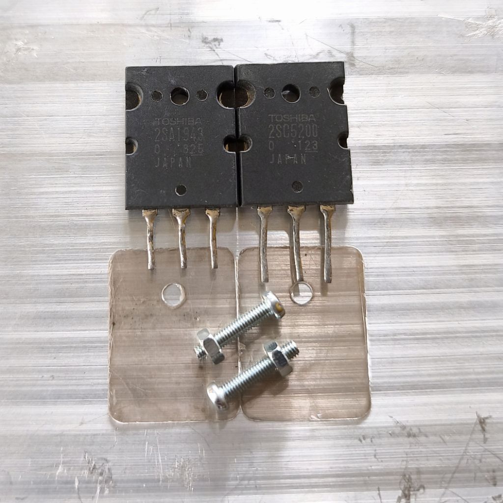 (1 Set)TOSHIBA SA1943 SA5200 Cabutan Original isolator + baut mur A1943 C5200