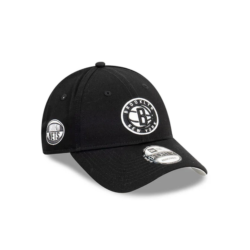 TOPI NEWERA BROOKLYN NETS NBA SIDEBALL BLACK 9FORTY CAP