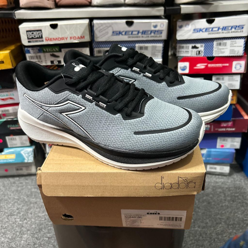 SEPATU LARI PRIA DIADORA NORAH GREY