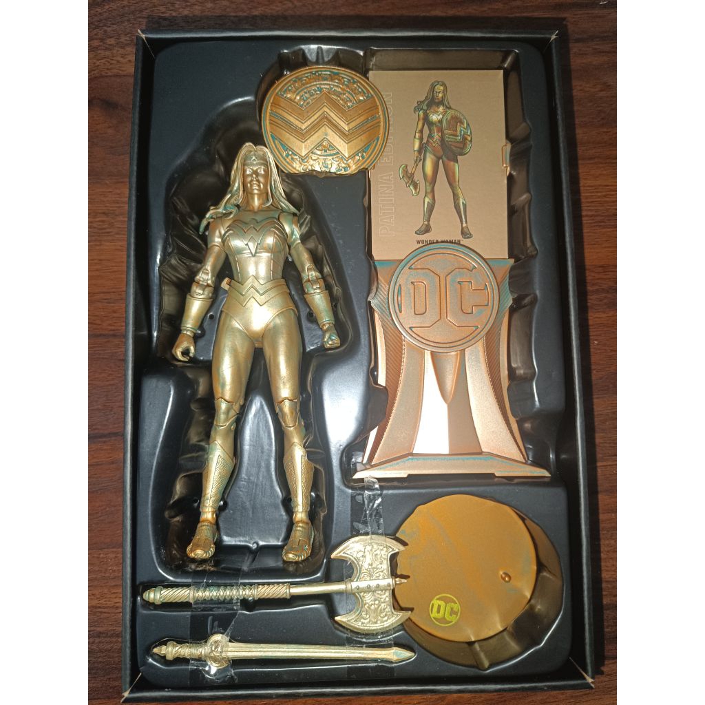 Gold Label Wonder Woman Classic Patina Edition Original McFarlane Gold Label Collection
