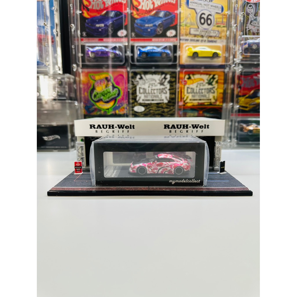 Model Collect 1:64 LB Silhouette Nissan GT-R R35 Pink BAPE Livery