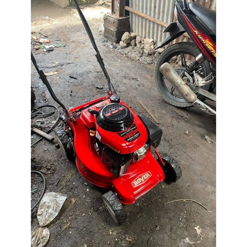 potong rumput dorong bekas normal