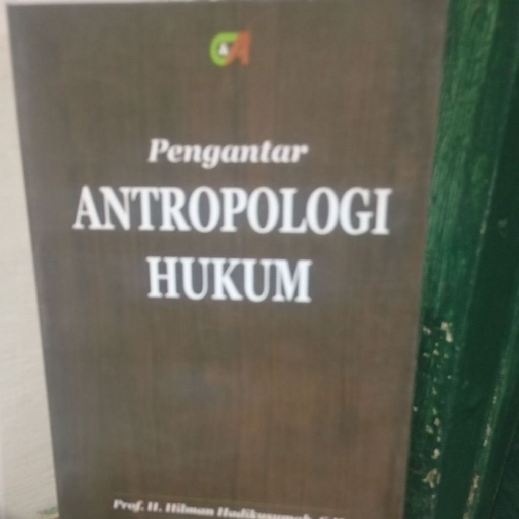 PENGANTAR ANTROPOLOGI HUKUM