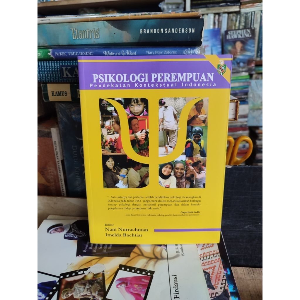 Psikologi perempuan. oleh Nani Nurrachman