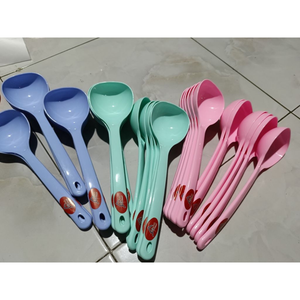Irus plastik warna-warni panjang 27 cm