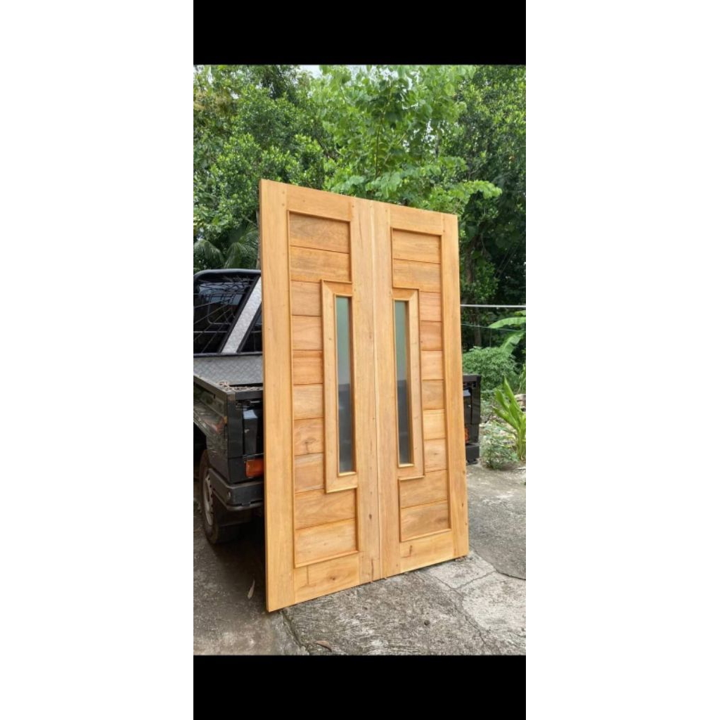 pintu utama kayu mahoni