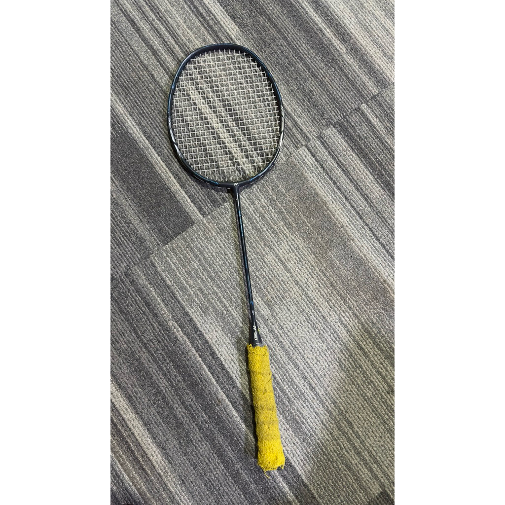 Raket Bulu Tangkis Badminton Yonex Voltric ZZ FORCE 2 / ZZ FORCE II + SENAR ORI / SUDAH DIPASANG SEN