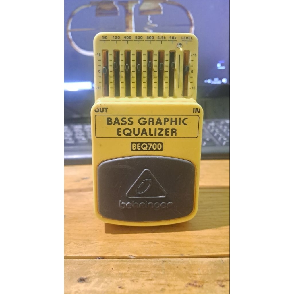 efek bass Behringer Beq700 (Minus)