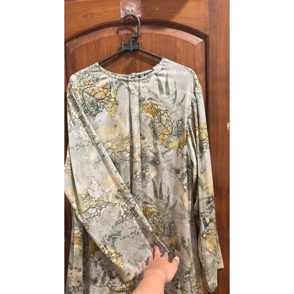 [Preloved] Kemeja Hijau Satin ALFATH