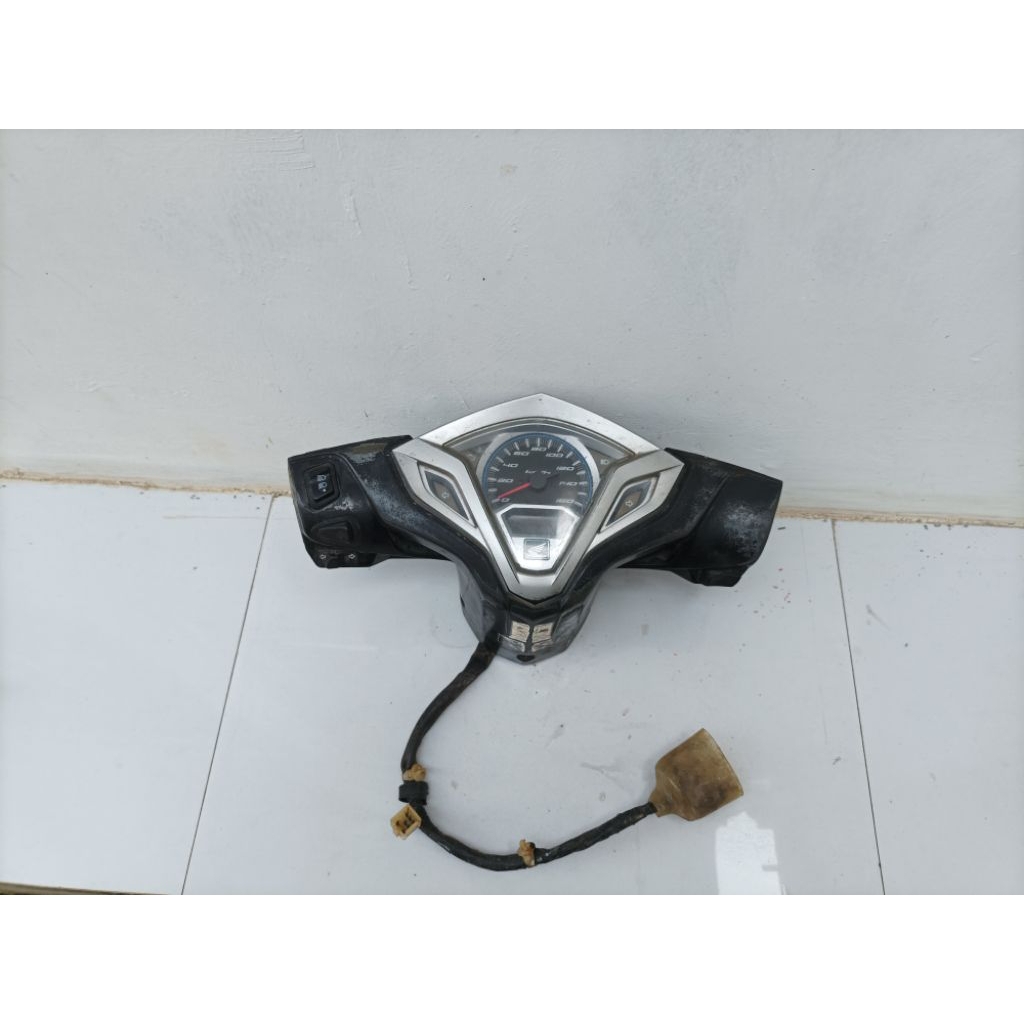 Spedometer sepaket batok spedometer dan kabel spedometer Honda Vario 125 KZR non Iss Original
