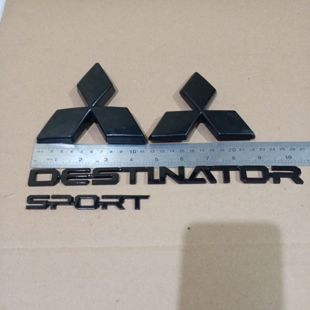 Emblem logo Mitsubishi destinator sport