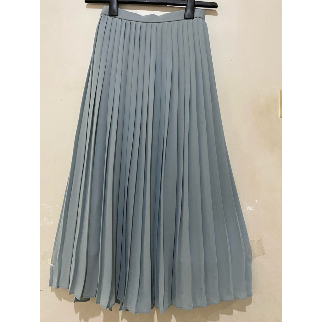 Plisket Uniqlo (M, XL)