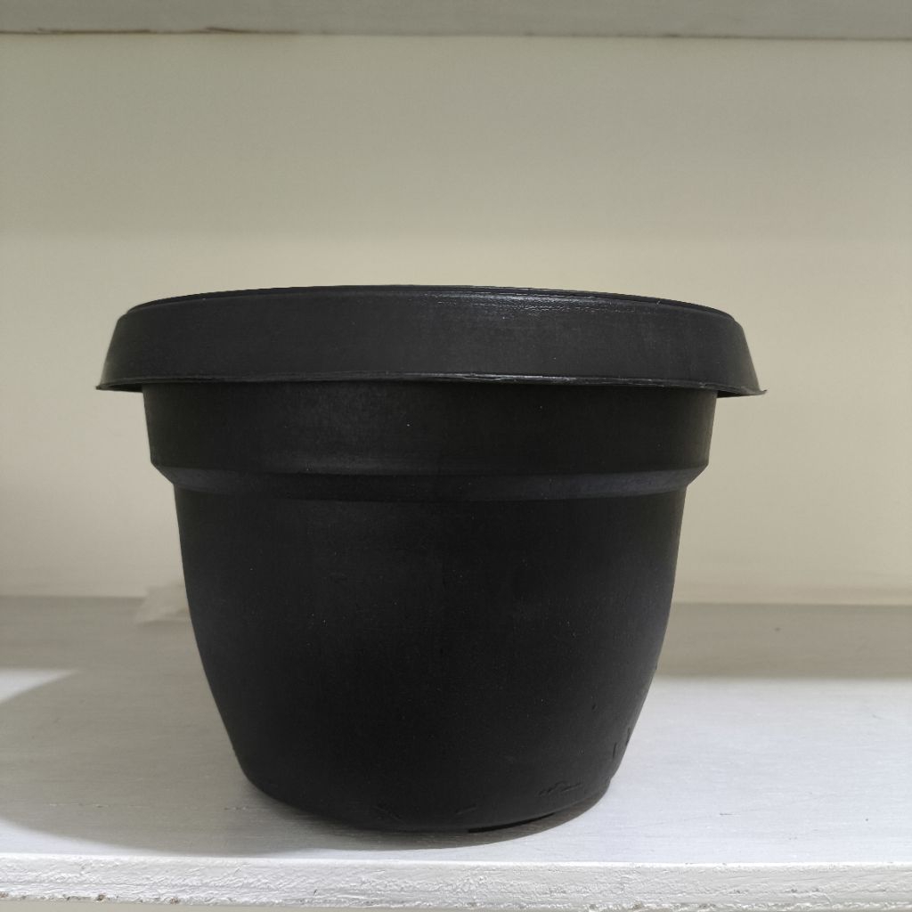 Pot bunga / pot KARET 22 YASINDO Kuda Mas Hitam [POT KARET LEBIH KUAT DRI POT PLASTIK]