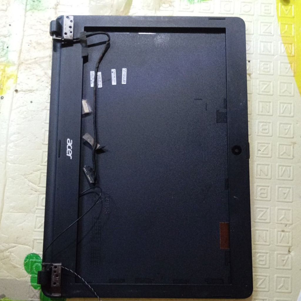 frame lcd acer z1402